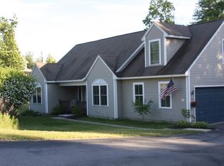 3 Hemlock Dr, Goffstown, NH 03045