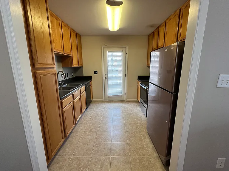 9804 Blackwell Dr — Photo 5