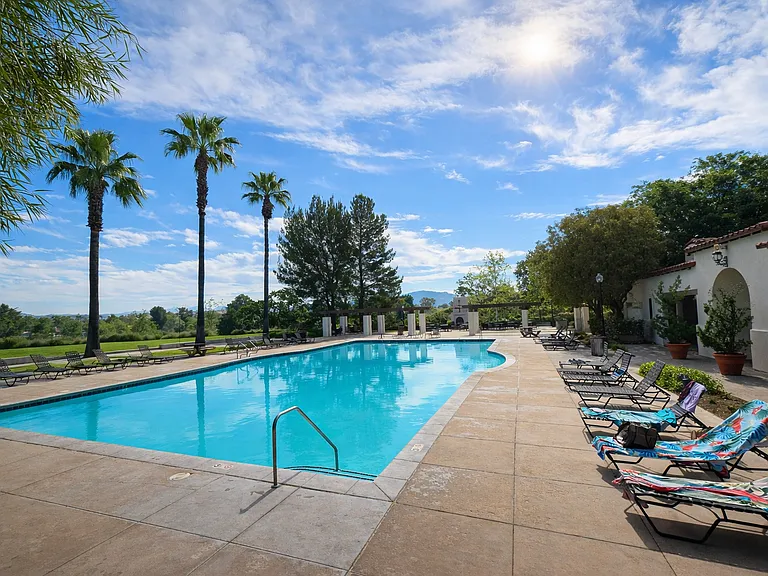27014 Carmelita Dr — Photo 43