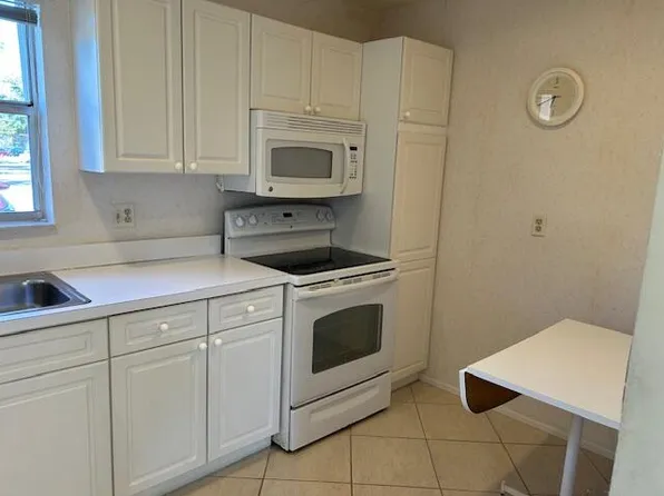 190 Lake Dora Drive #190, West Palm Beach, FL 33411