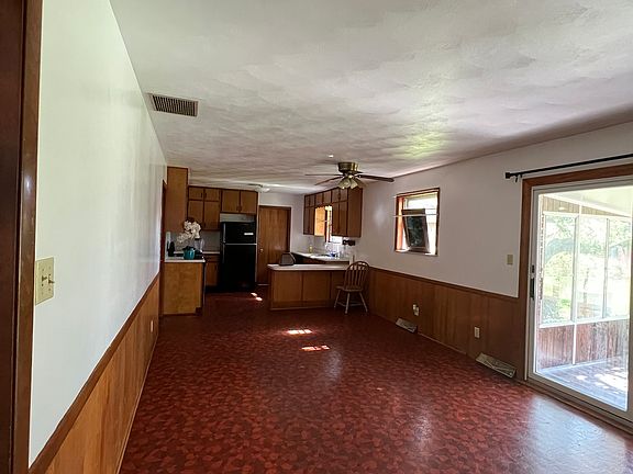 3rd image of 8238 Linda Leigh Ln #1
