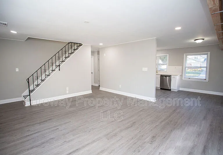 48 Sandstone Ln — Photo 2