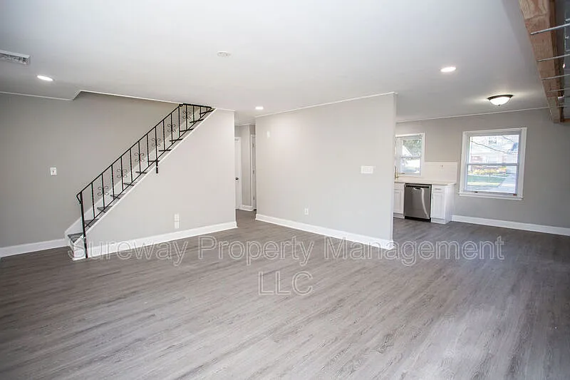 Building Photo - 48 Sandstone Ln