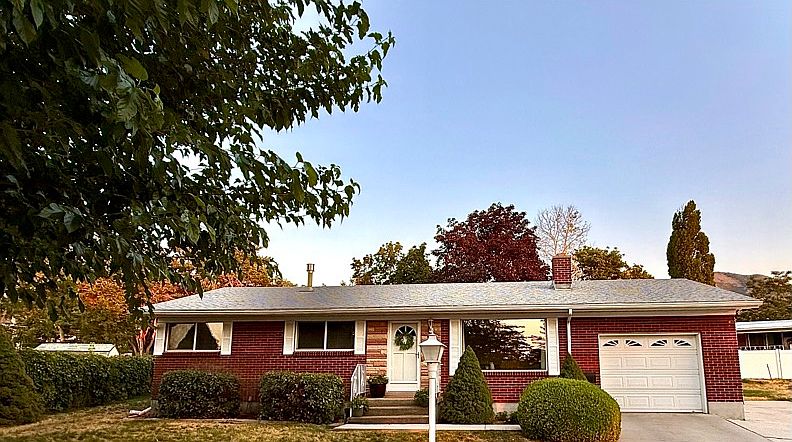1st image of 519 Capri Cir