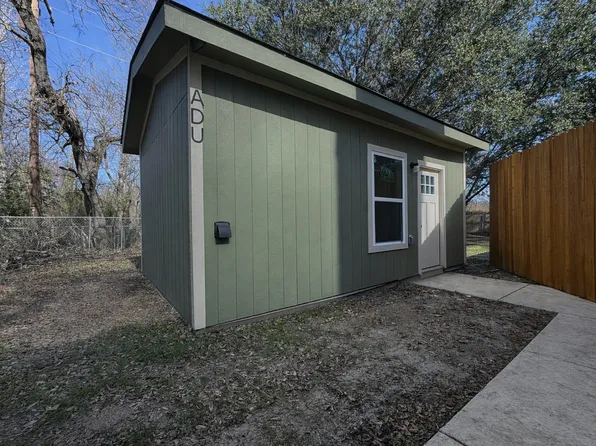 1310 Greenbriar St #2, Denton, TX 76201