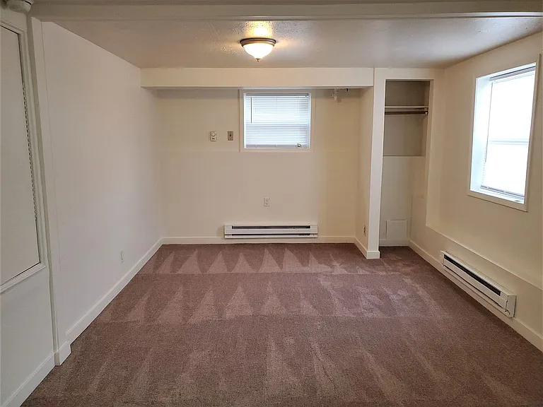 ES: 632 N State — Photo 19
