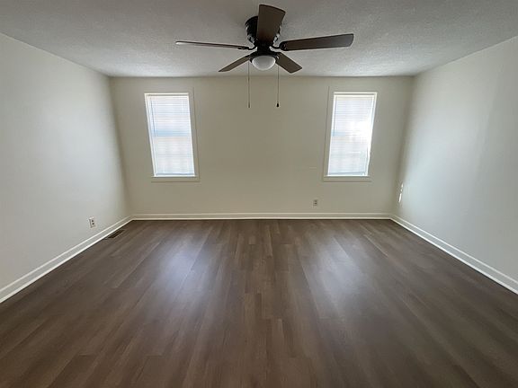2nd image of 900 W Wheeler St