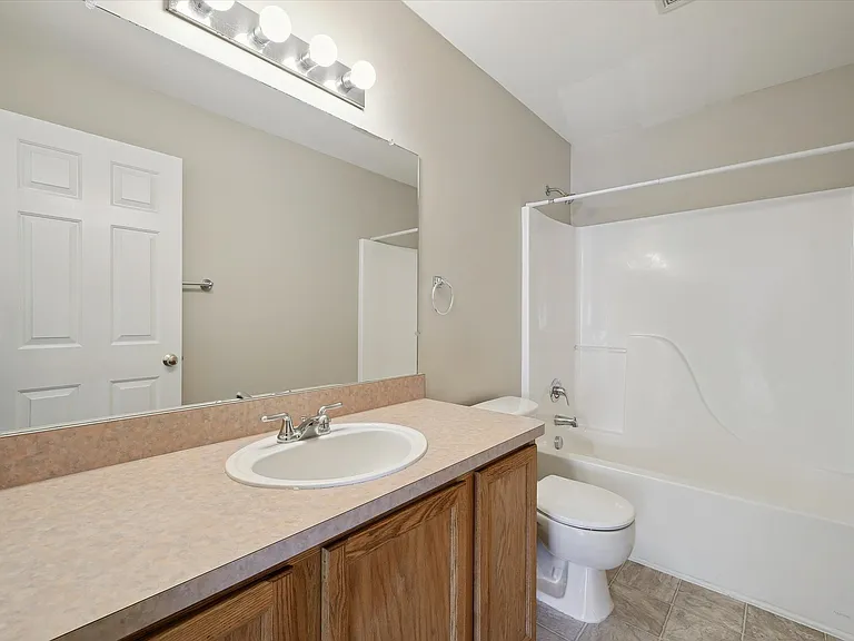 3317 Reeves Dr — Photo 2