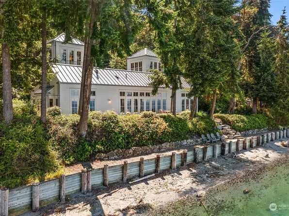 4522 SW Luana Beach Road, Vashon, WA 98070