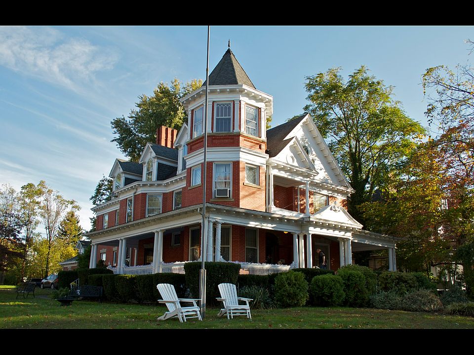 1st image of 1034 Ann St