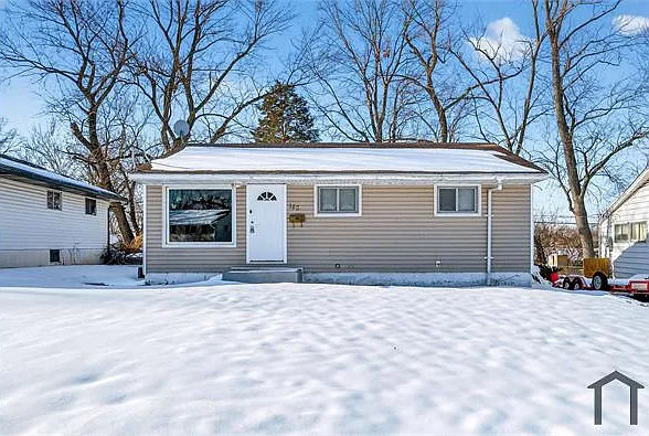 3 bed, 873 sqft, $1,499 — Photo 2