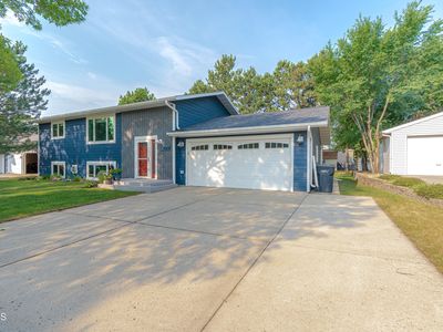 4309 41st Ave NW, Mandan, ND, 58554