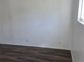 928 W Angeleno Ave, Burbank, CA