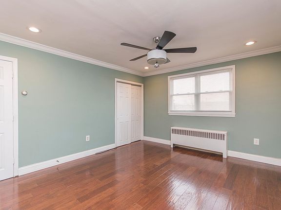 3rd image of 533 Glenview St Floor 2