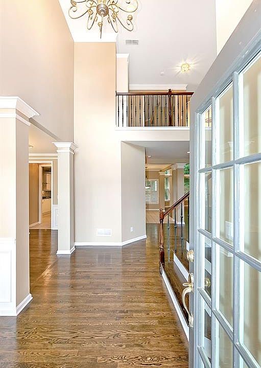 1st image of 1375 Cresthaven Ln