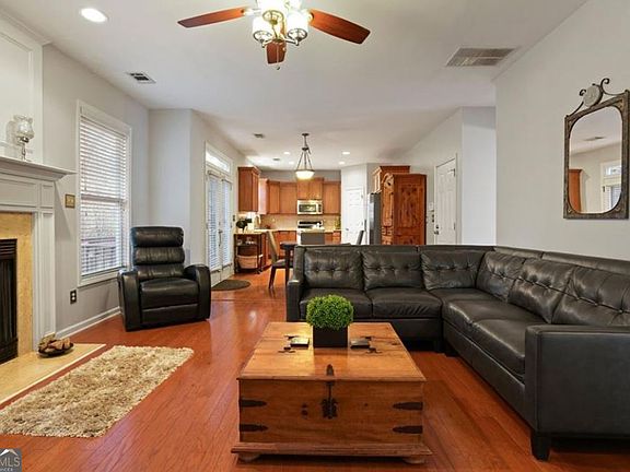 4th image of 3224 Wolf Club Ln SW