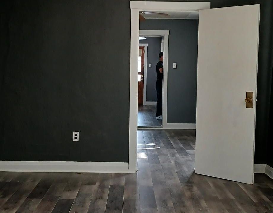 1st image of 2702 S Hillock Ave #2