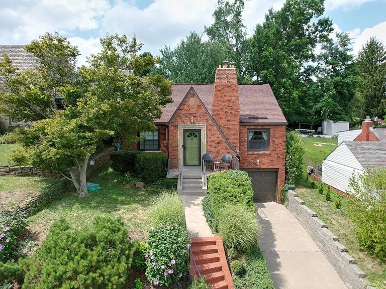 40 W Manilla Ave — Photo 2