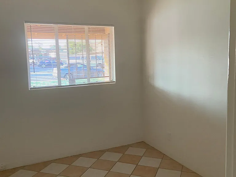 1735 W Fairmount Ave — Photo 10