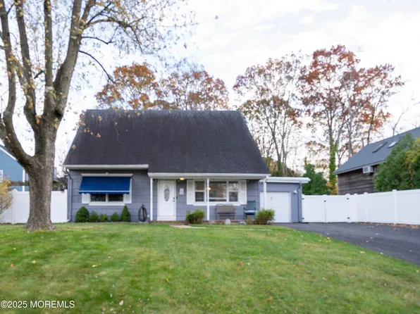 813 Raleigh Drive, Toms River, NJ 08753