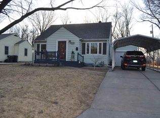 833 SW Plass Ave, Topeka, KS 66606