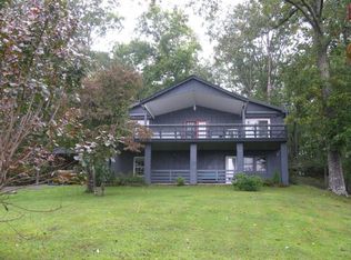87 Holiday Ct, Crossville, TN 38555