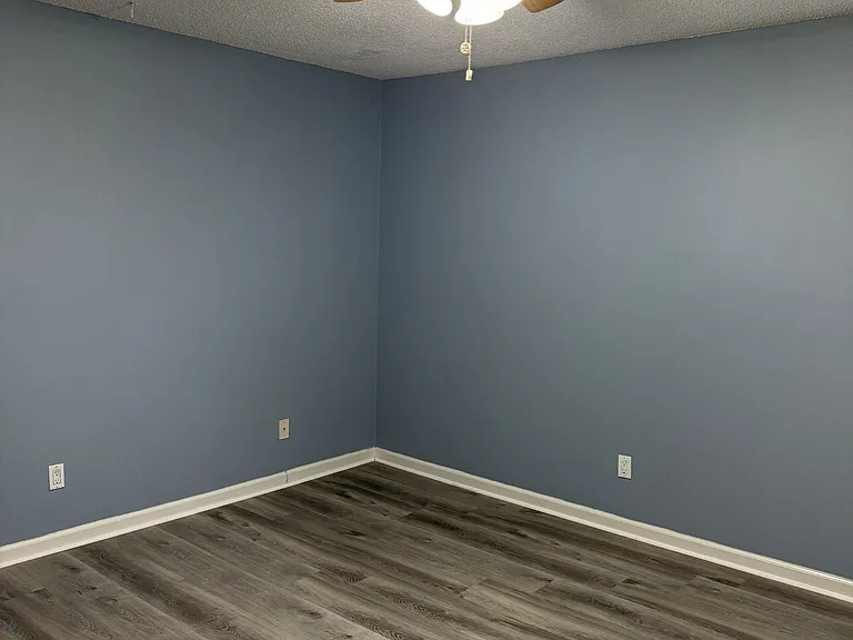110 Elizabeths Ct #110 — Photo 16