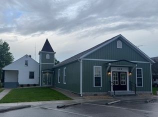 208 N Main St, Versailles, IN 47042