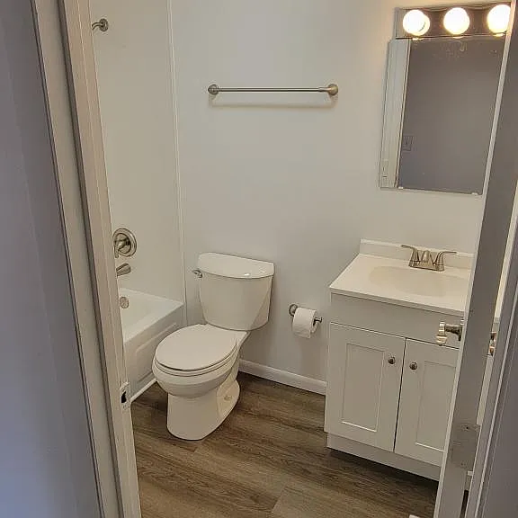 1527 Miami Ave — Photo 8