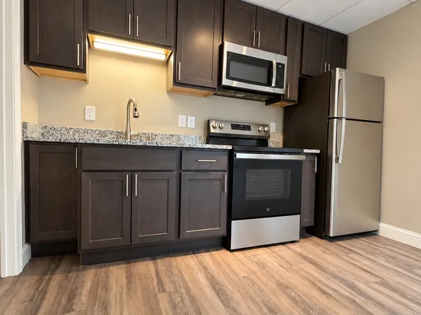 121 Hanover St APT 2, Manchester, NH 03101