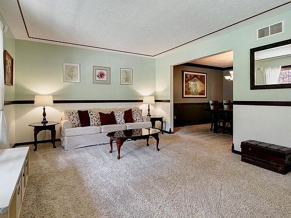 5th image of 5476 Forest Glen Dr