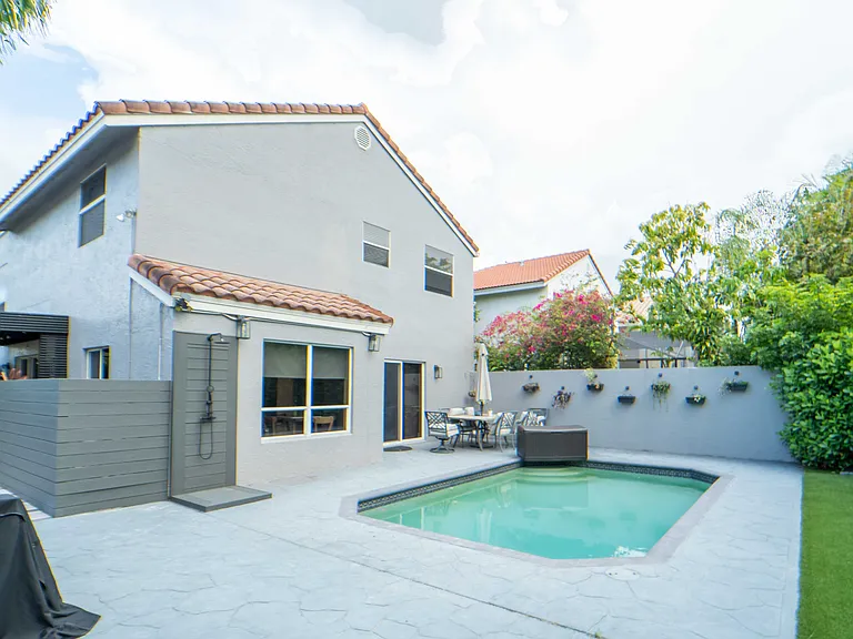 20295 Tierra Del Sol Ct — Photo 1