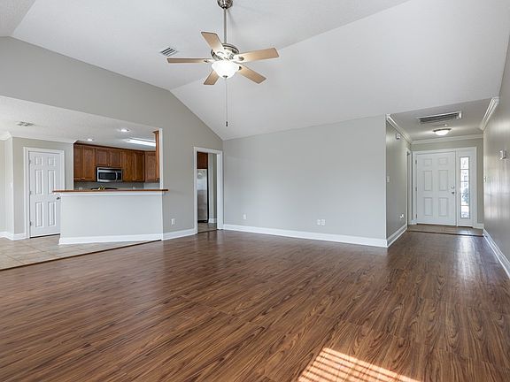 5th image of 4245 Deercrest Dr
