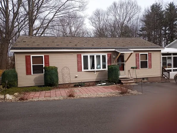 9 True Rd, Seabrook, NH 03874