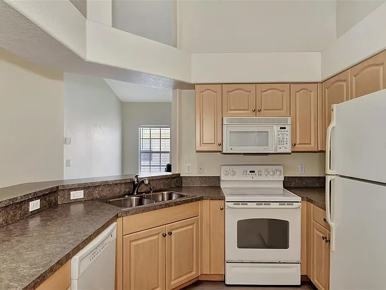 400 Mirabella Cir #201 — Photo 16