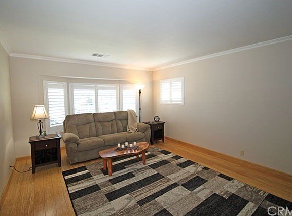 3rd image of 5043 Briercrest Ave