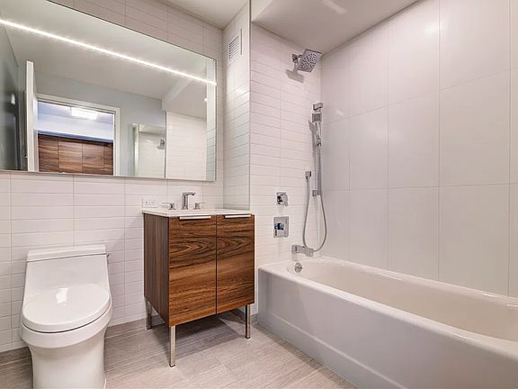 4th image of 171 Suffolk St #11D