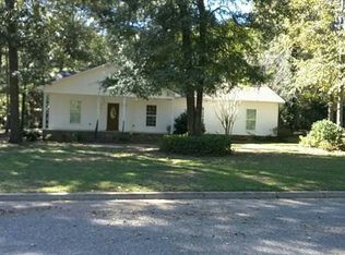 303 Willow Oaks Dr, Headland, AL 36345