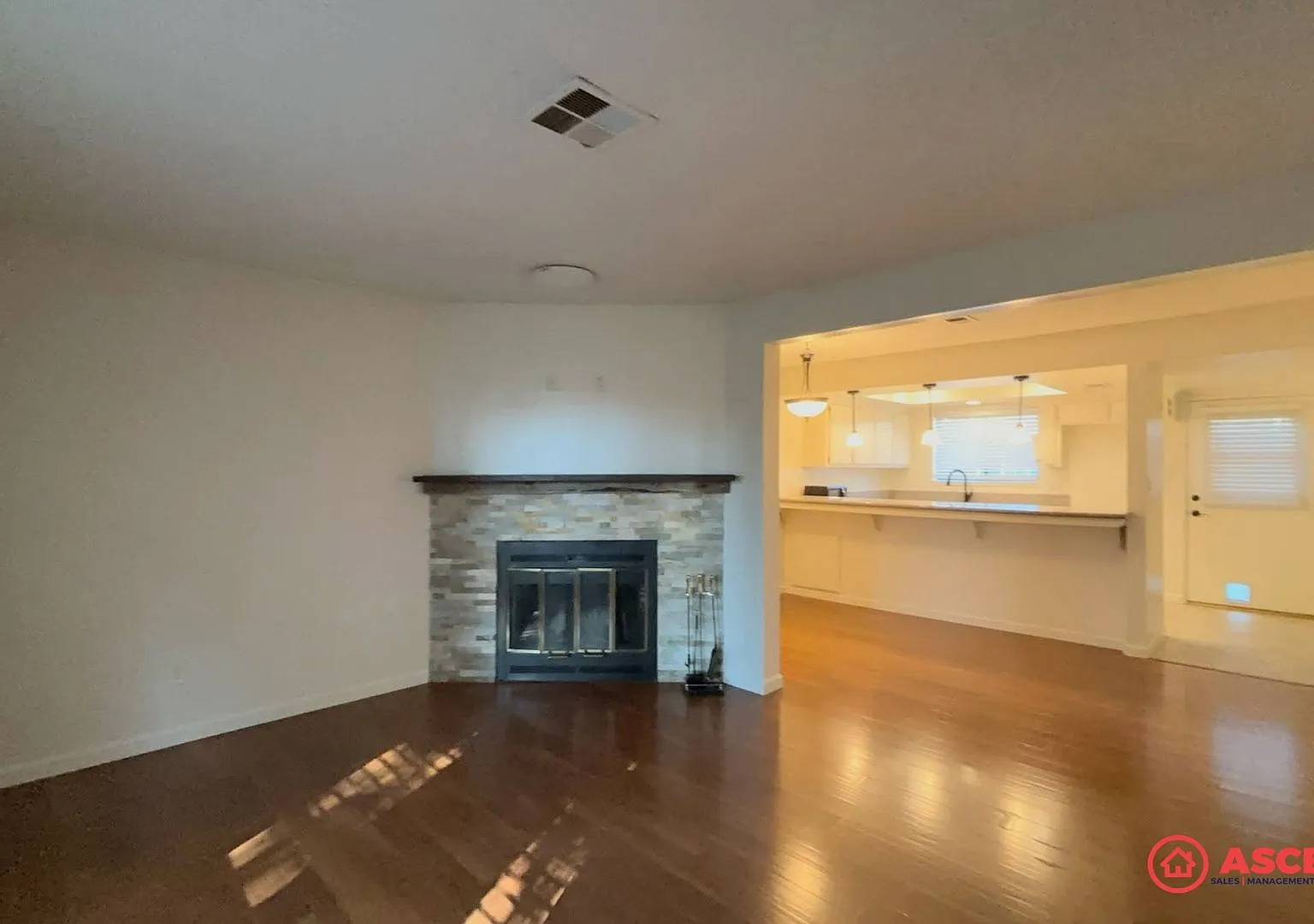 Stunning Updated 2BD/1BA Home in Bakersfield's 93309 Community Pool, & All Pets Welcome! — Photo 4