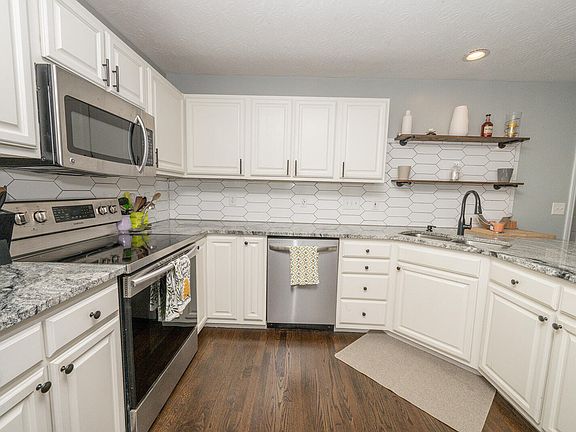5th image of 442 Foxhunt Dr