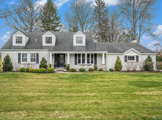 5546 Kingsmill Dr, Bloomfield Hills, MI 48301