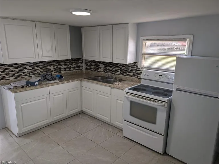 111 Palmetto Ln W — Photo 3