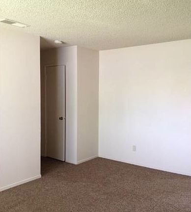 4th image of 3272 Loughborough Dr