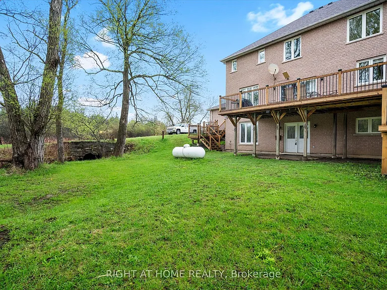 5730 Halls Rd N — Photo 10