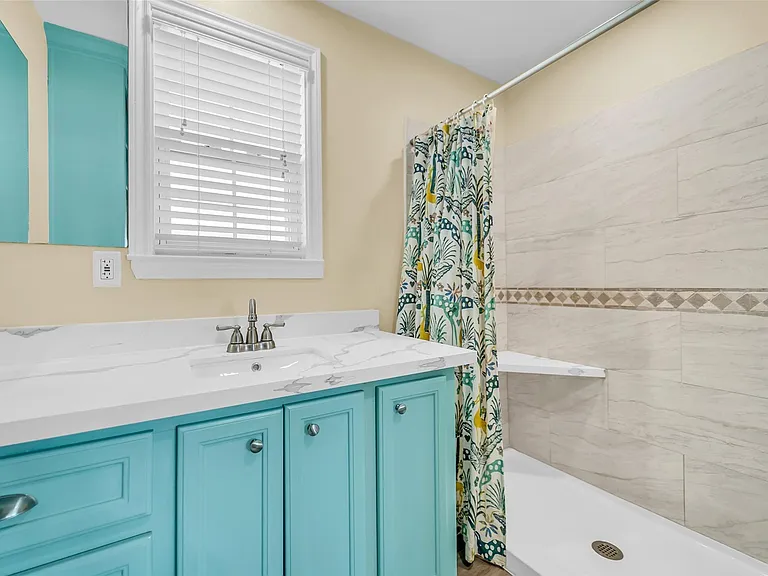 610 Surf Dr — Photo 10