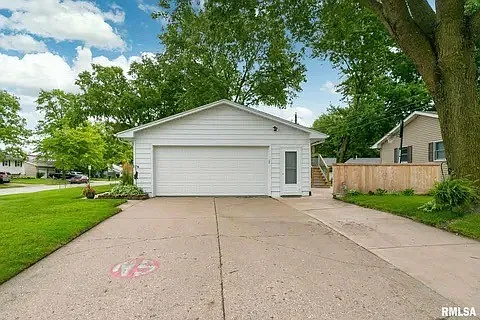 307 W Sheridan Dr — Photo 4