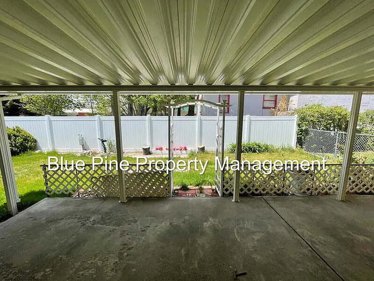 907 J St — Photo 10
