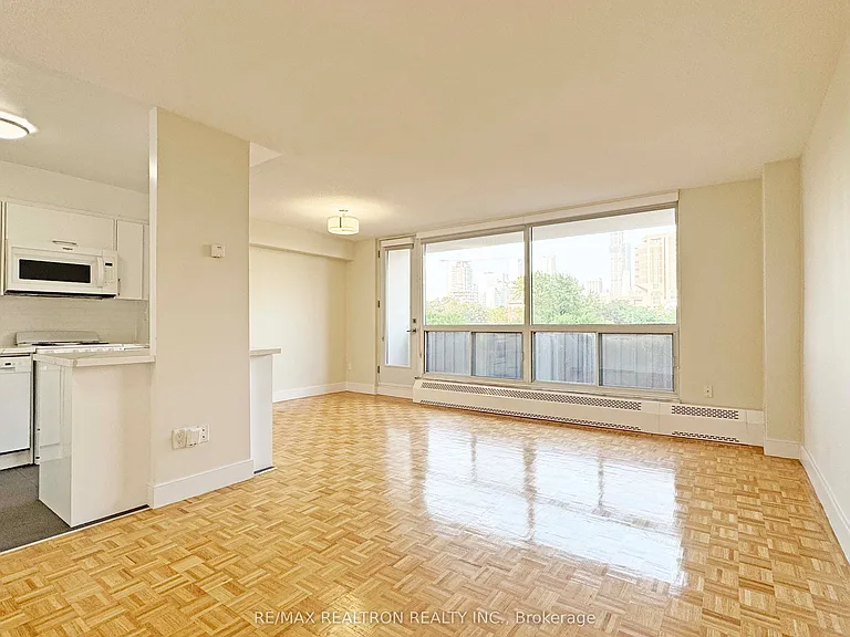 666 Spadina Ave #710 — Photo 4