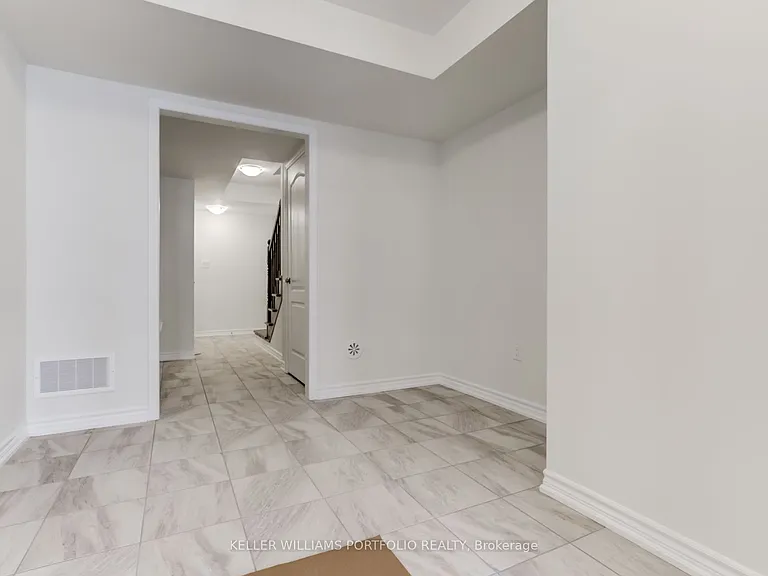 7 Bluegill Cres — Photo 3
