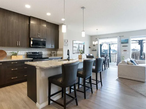 63 SE Heritage Ct, Cochrane, AB T4C 2N5